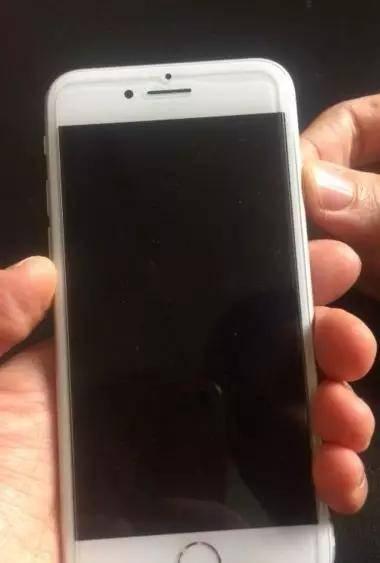 iphone8强制重启还是白苹果