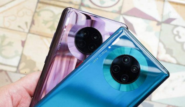 mate30是曲面屏吗