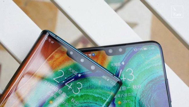 mate30是曲面屏吗
