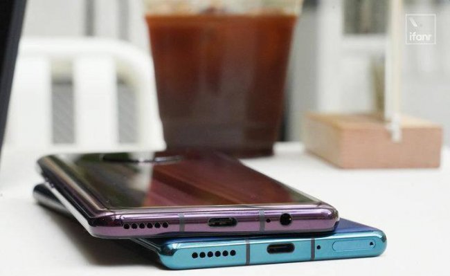 mate30是曲面屏吗