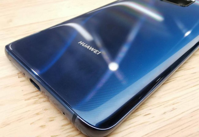mate20pro和ud区别有什么