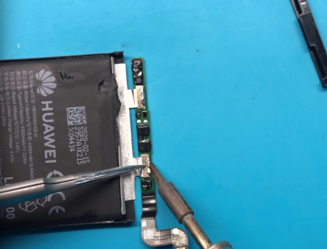 华为智能手机怎么换电池教程
