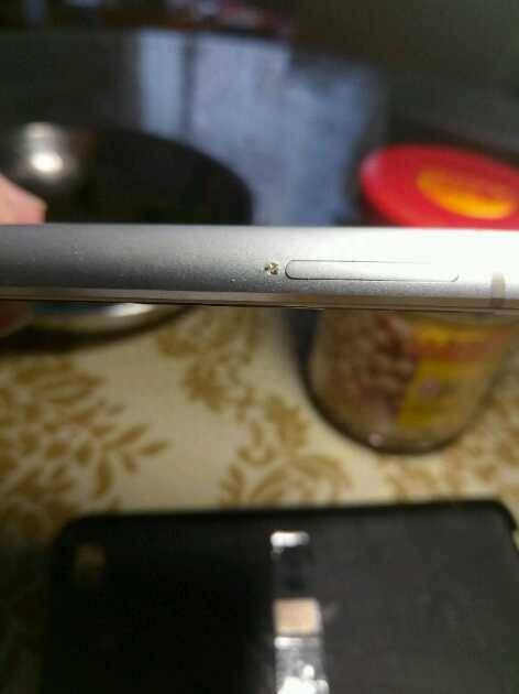 老年手机怎么插卡图解