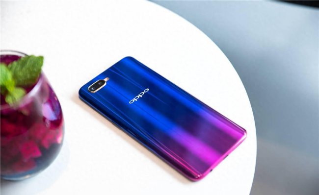 oppor17手机黑屏了怎么恢复正常
