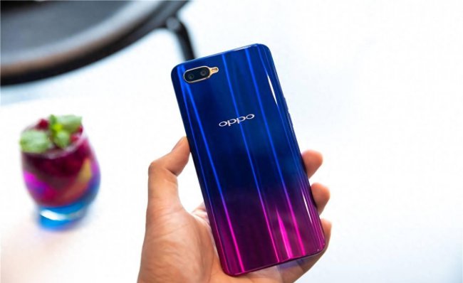 oppor17手机黑屏了怎么恢复正常
