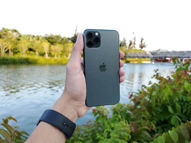 iphone11值不值得买