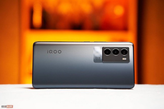 iqooneo5s发热严重怎么办