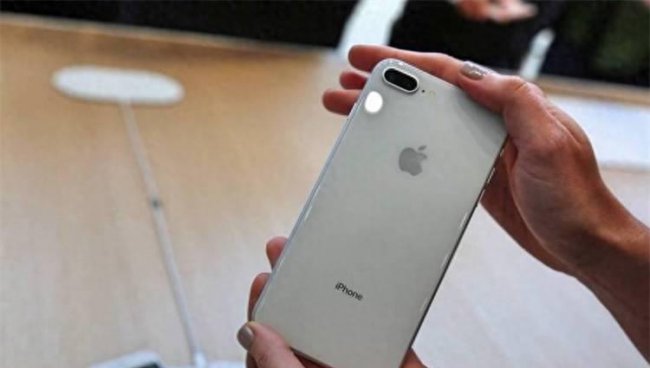 iphone8和8plus的区别性能
