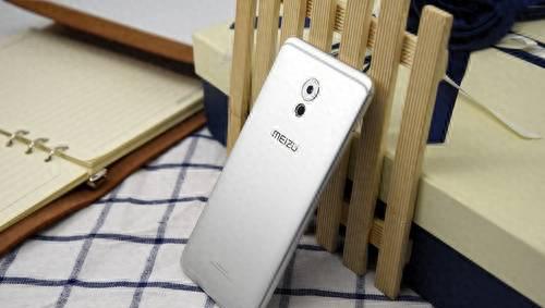魅族pro6plus充电呼吸灯一直闪怎么回事