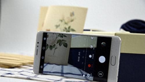 魅族pro6plus充电呼吸灯一直闪怎么回事