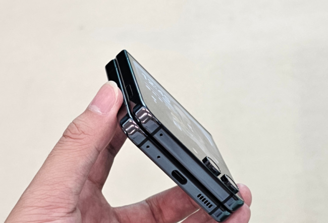 三星左右折叠手机是什么型号
