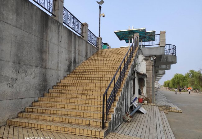 小米cc9怎么样加内存卡的