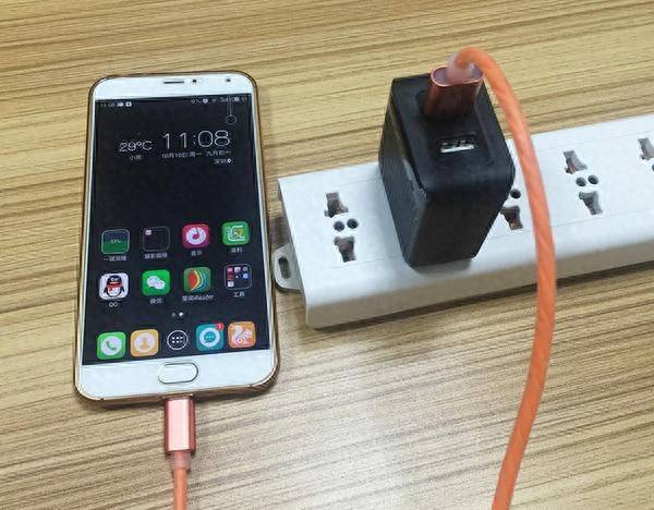 手机进水充不进电怎么办