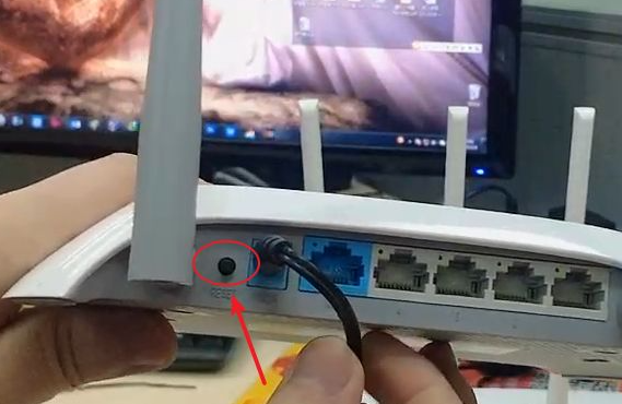 无线路由器如何重置密码