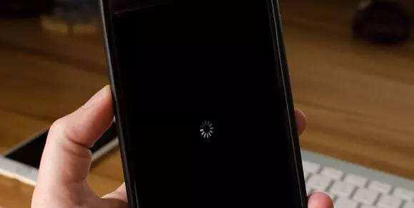oppo手机突然死机黑屏的原因是什么