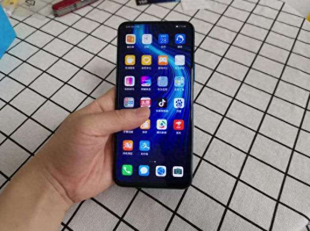 荣耀30是中端机还是高端机