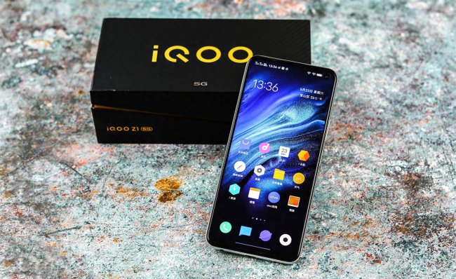 iqooz1屏幕分辨率是多少
