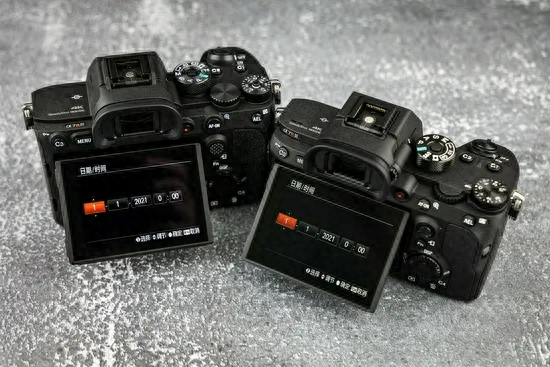 索尼a7m4和a7r4的区别哪个好