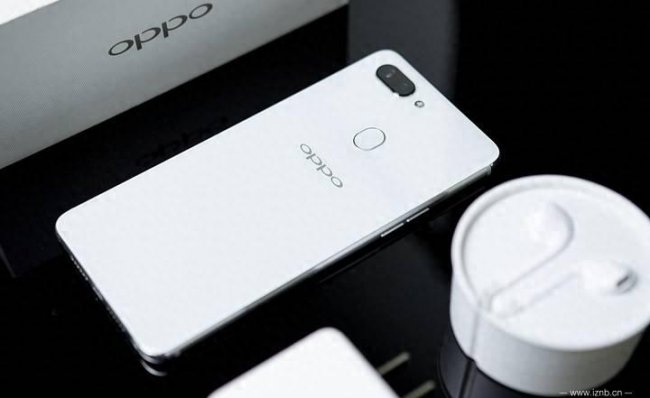 oppor15标准版屏幕多大