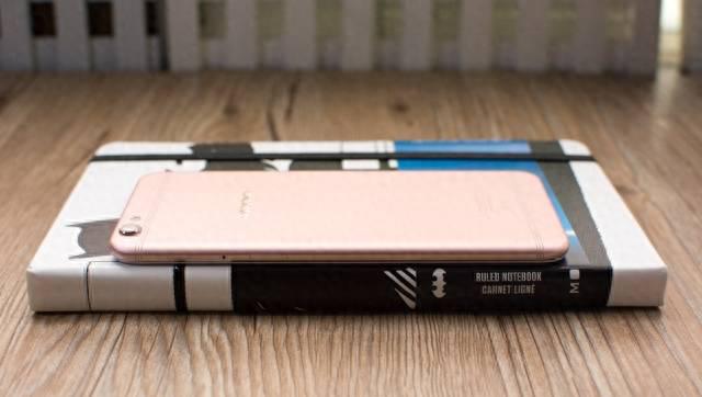 oppor9s屏幕是lcd还是oled