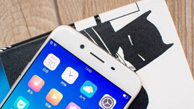 oppor9s屏幕是lcd还是oled