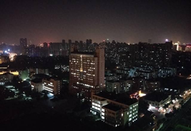oppor9s屏幕是lcd还是oled