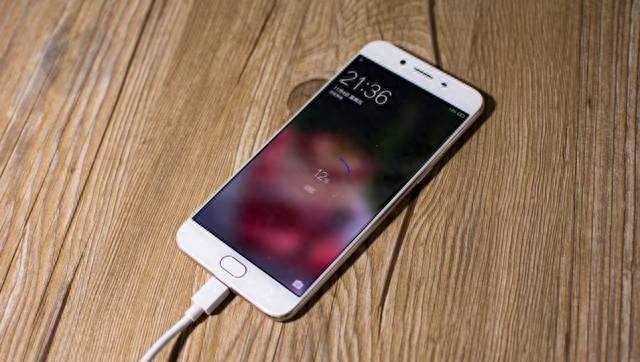 oppor9s屏幕是lcd还是oled