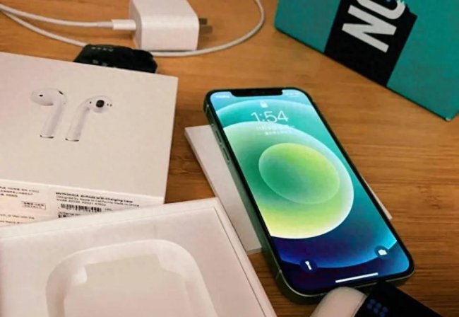 华为mate40和苹果12哪个好一点
