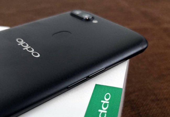 oppor11s卡槽在哪里