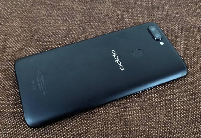 oppor11s卡槽在哪里