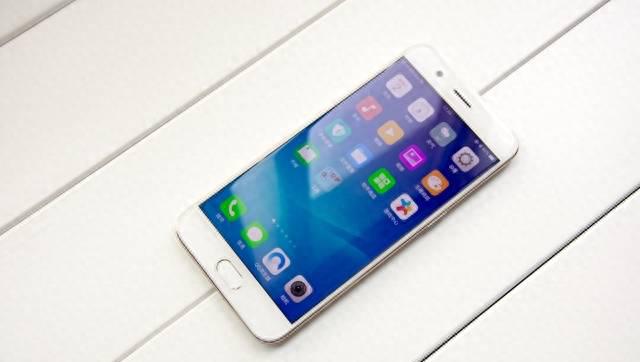 oppor11屏幕材质是什么