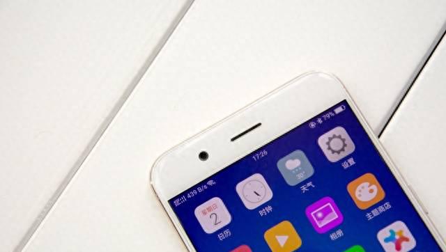 oppor11屏幕材质是什么