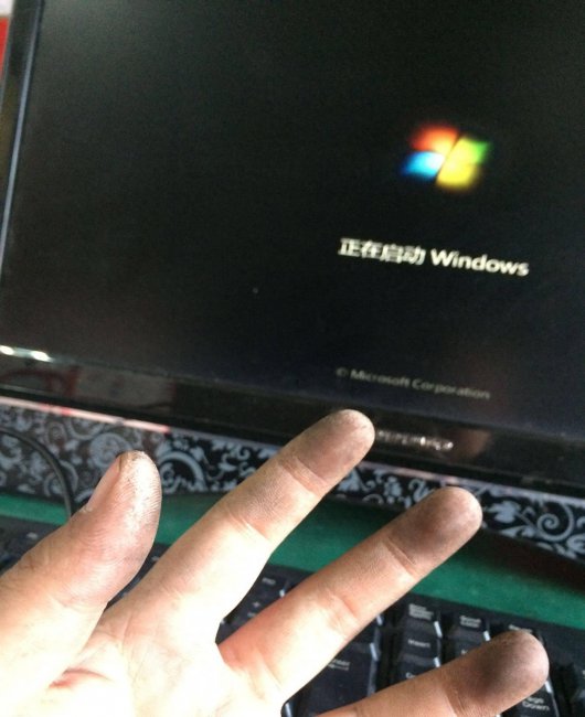 联想扬天s710一体机拆机