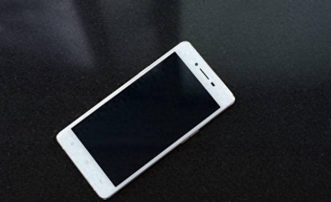 oppor7和r8有什么区别