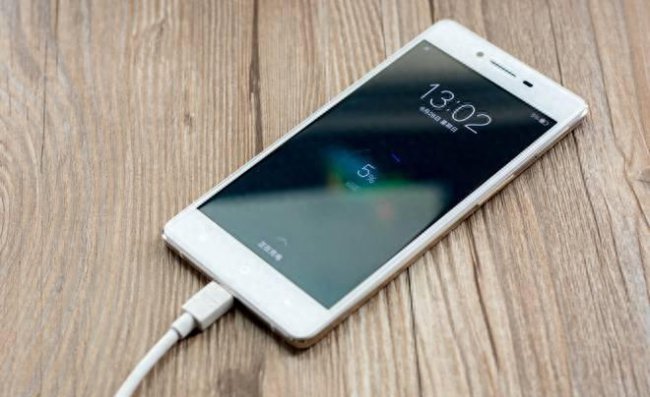 oppor7和r8有什么区别