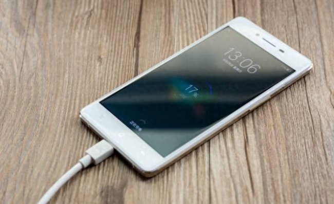 oppor7和r8有什么区别