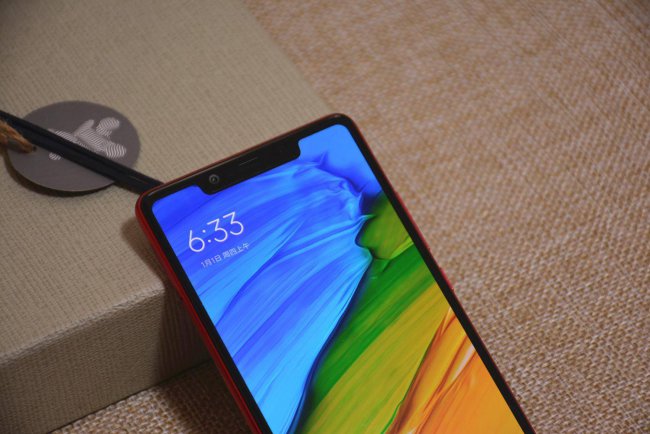 小米8se屏幕是lcd还是oled