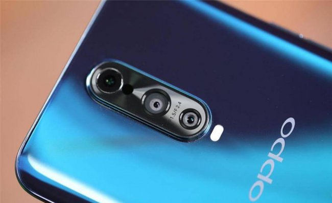 oppor17pro是双卡双待吗