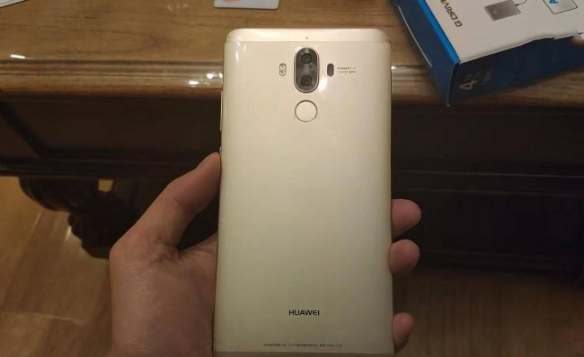 华为mate9pro是什么面板