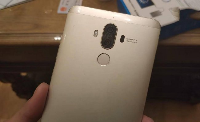 华为mate9pro是什么面板
