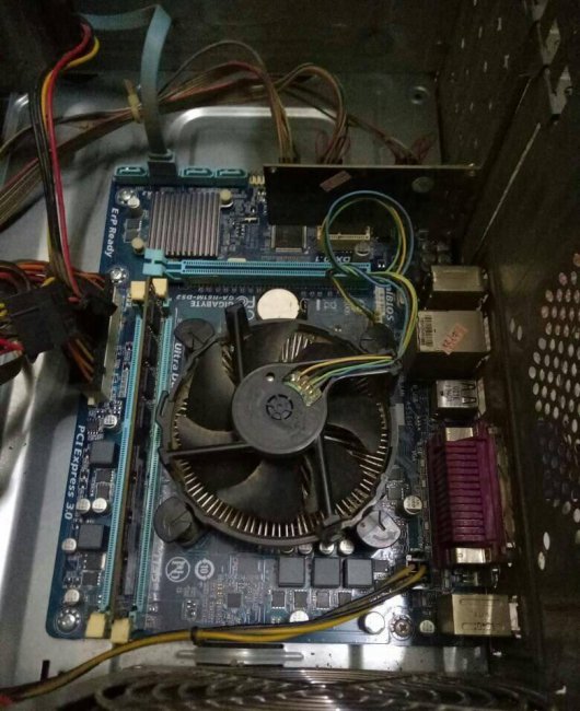 电脑机箱声音大是怎么回事