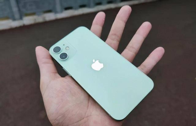 iphone12mini值得购买吗