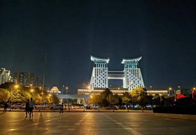 荣耀20pro是什么屏幕