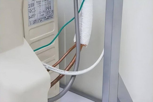 空调出风口滴水怎么回事