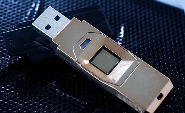 u盘里东西删不掉怎么办
