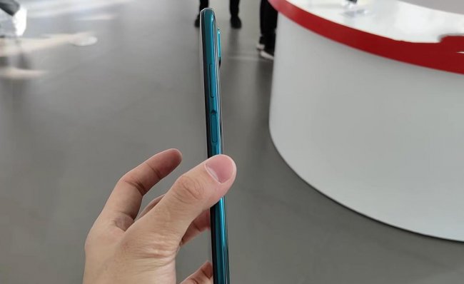 华为nove6se性能上的优缺点