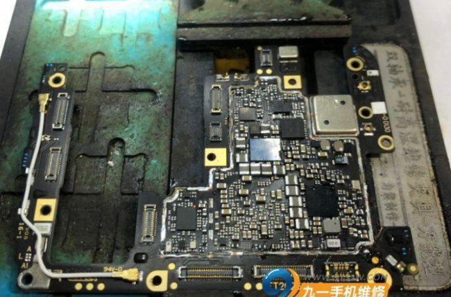 手机突然黑屏了开不了机怎么办