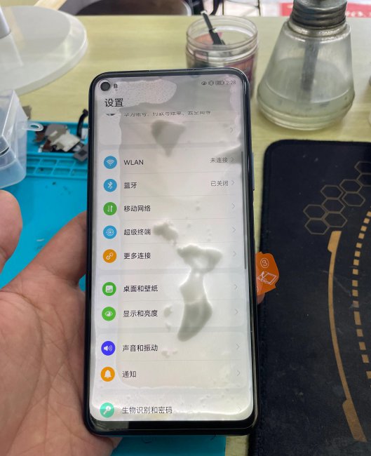 手机泡到水里了该怎么处理