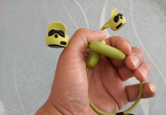 dacom蓝牙耳机怎么连接手机