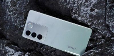 vivos16是直屏还是曲屏 "vivos16屏幕是直的还是弯的?"